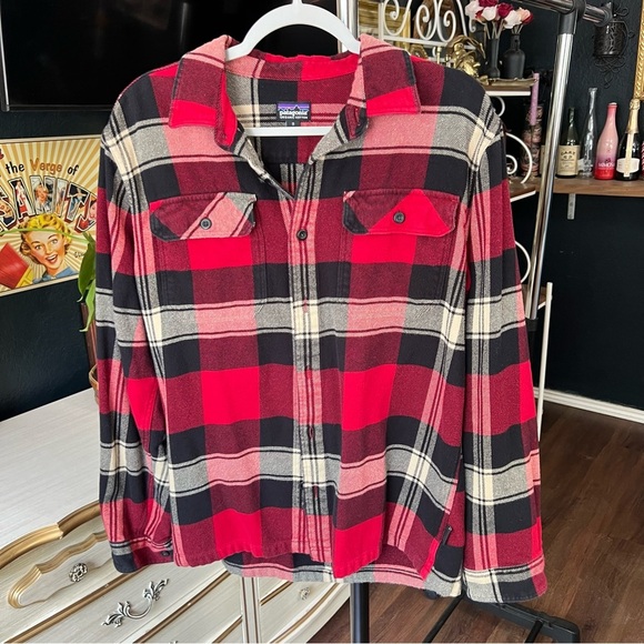 Patagonia Red and Black Plaid Shirt - Picture 1 of 6